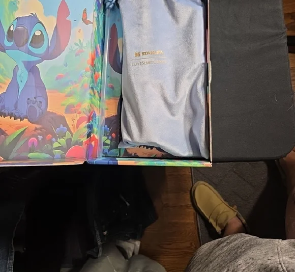 Stanley Blue and Pink Stitch Illustration Box - Picture 3 of 7